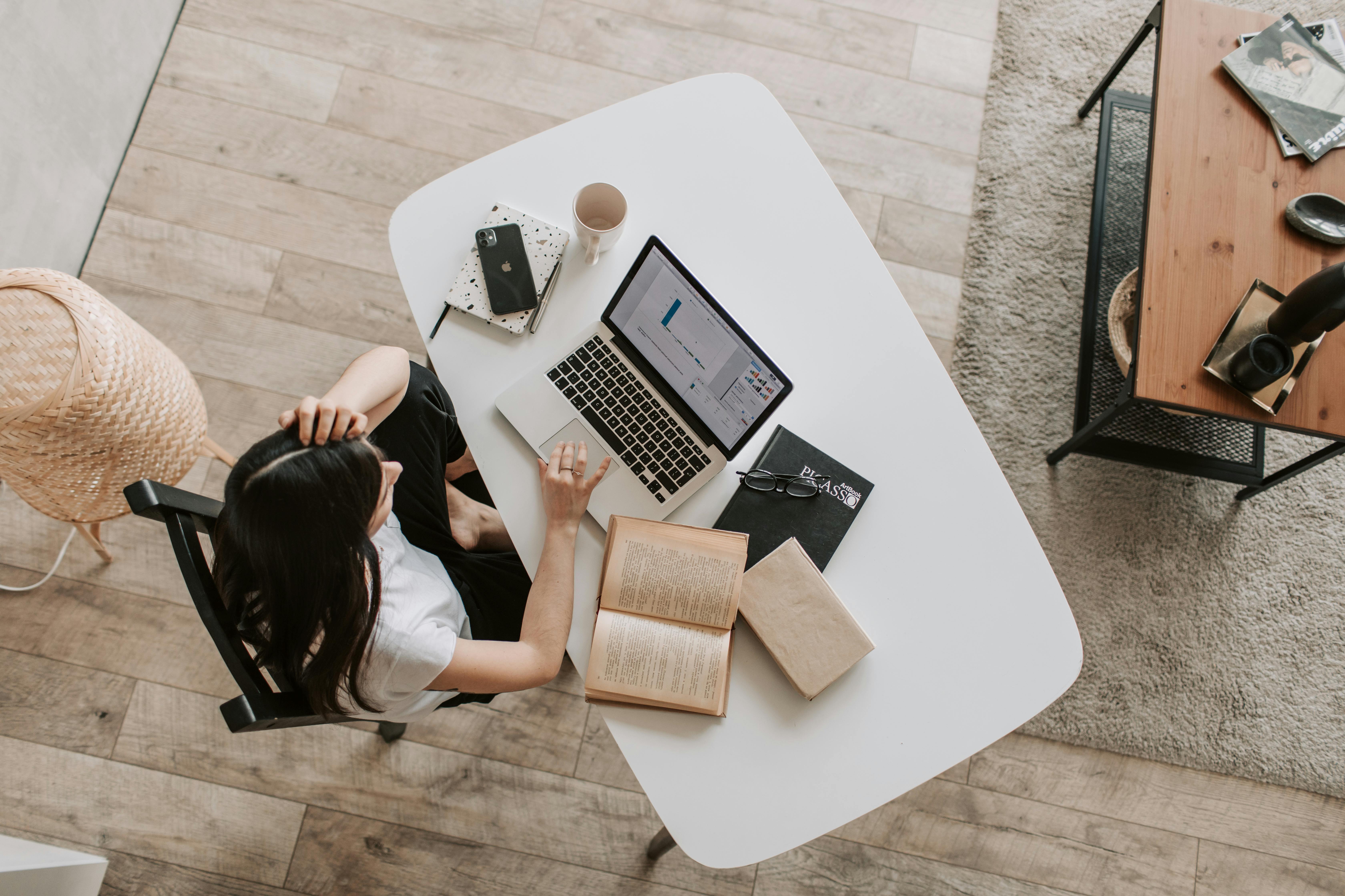 woman-working-at-desk