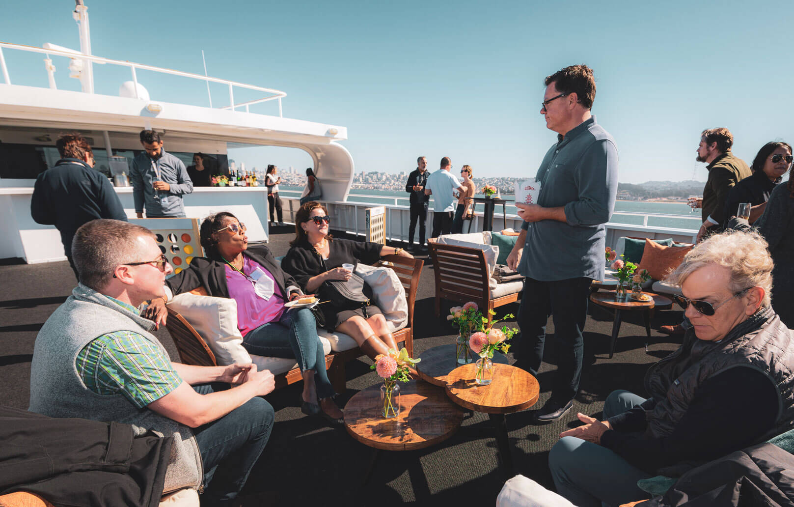 corporate-employees-playing-on-boat