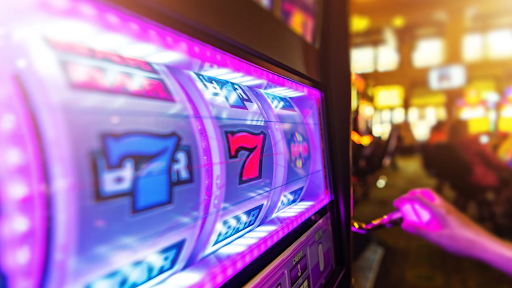 side-view-of-slot-machine-777