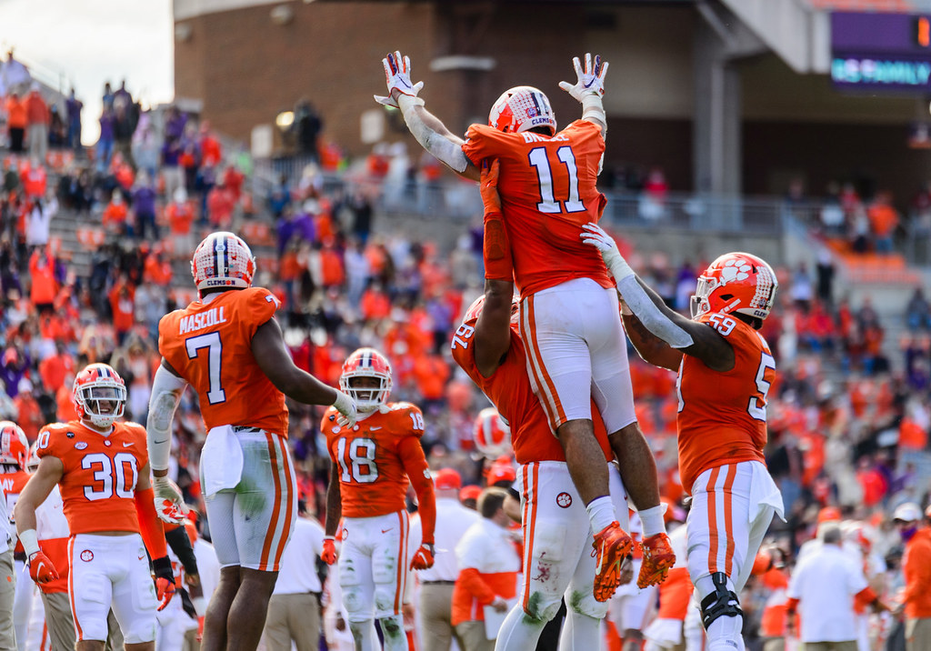 Clemson-football-players-celebrating