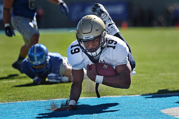 football-player-diving-for-touchdown