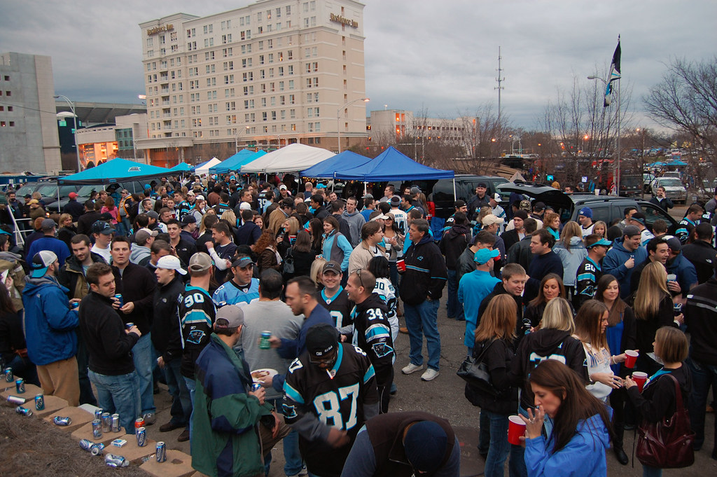 panthers-fans-at-tailgate