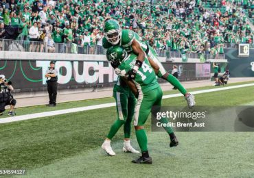 Canadian-football-tackle