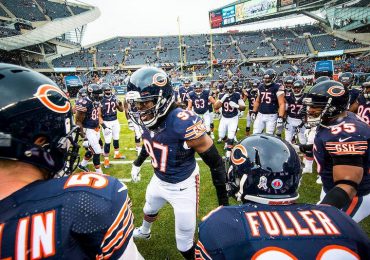 bears-team-celebrating-win