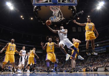 nba-player-slam-dunk-against-lakers