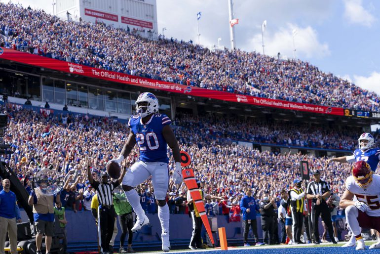 bills-player-20-celebrating-good-play