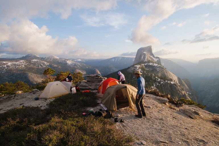 backpackers-at-the-top-of-Yosemite-peak