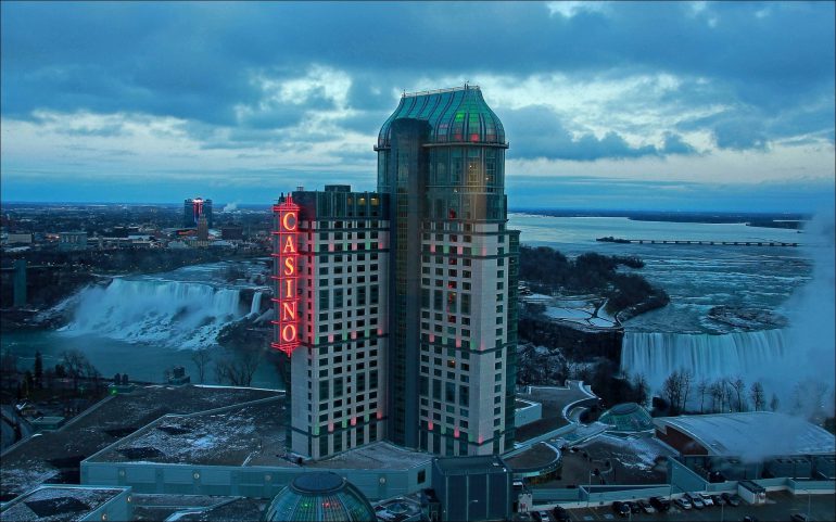 tall-casino-building-in-ontario