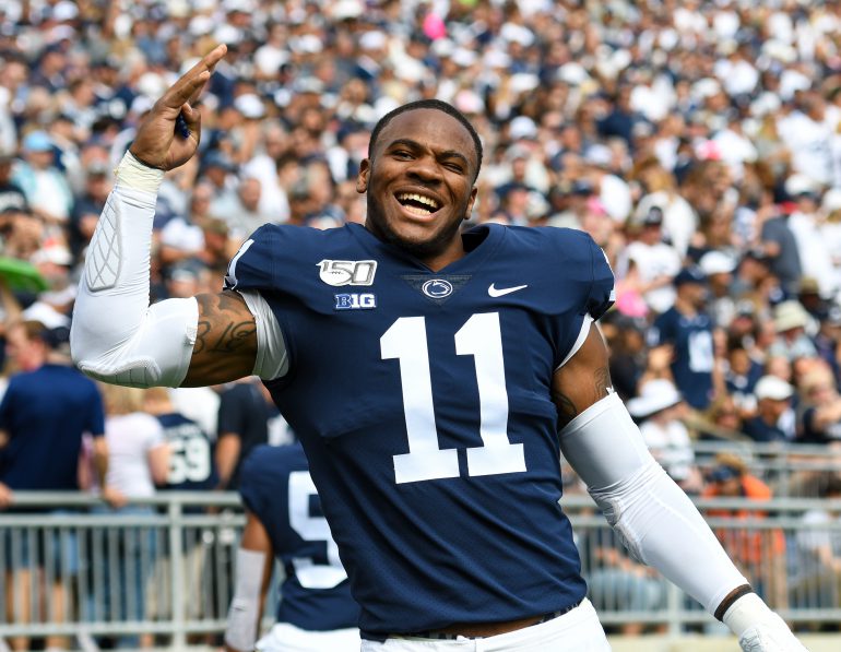 micah-parsons-doing-pose-after-victory-play