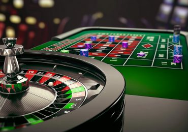 casino-table-with-spinning-wheel