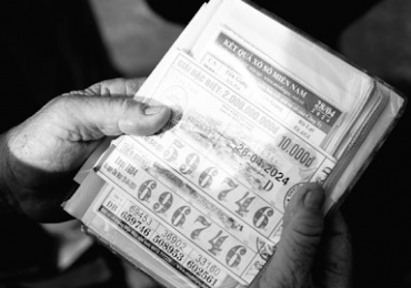 black-and-white-image-of-newspaper-lottery-ticket