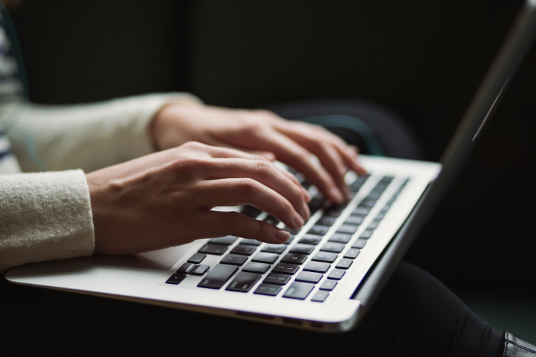 hands-typing-on-keyboard